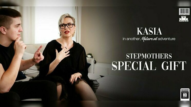Mature.nl - Kasia - Erik - Hot blonde Czech nympho MILF Kasia has a very hardcore gift for her strapping stepson / 12.11.2023